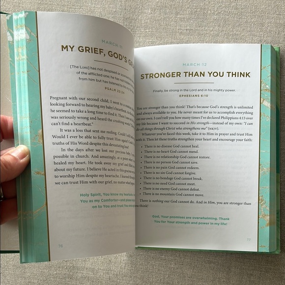 Unshakeable Devotional Book - NEW - Picture 4 of 10